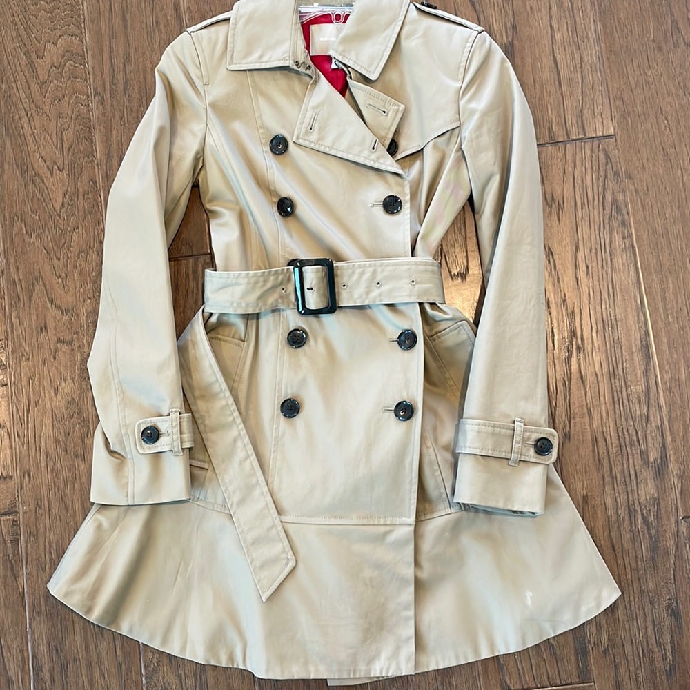 Banana Republic Tan Trenchcoat NWOT Burberry preppy style